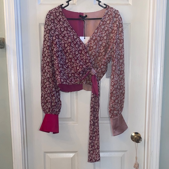 En Saison Floral Wrap Blouse - Pink and Burgundy NWTs - Picture 3 of 13